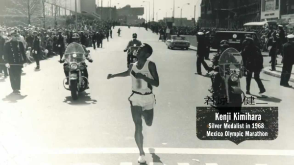 קנג'י קימיהרה זוכה במלדיית הכסף בריצת המרתון באולימפיאדת ניו מקסיקו 1968
